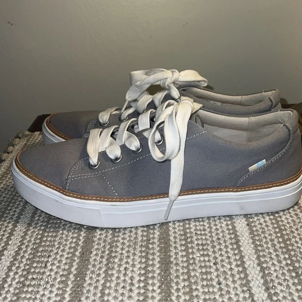 Toms Women’s Canvas Drizzle Gray Sneaker Size 9 RUNS SMALL